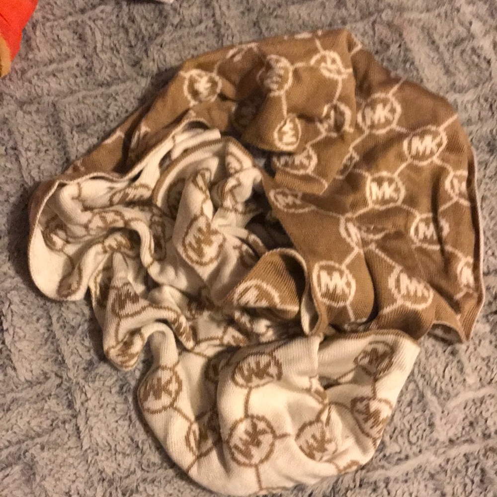 Michael kors scarf